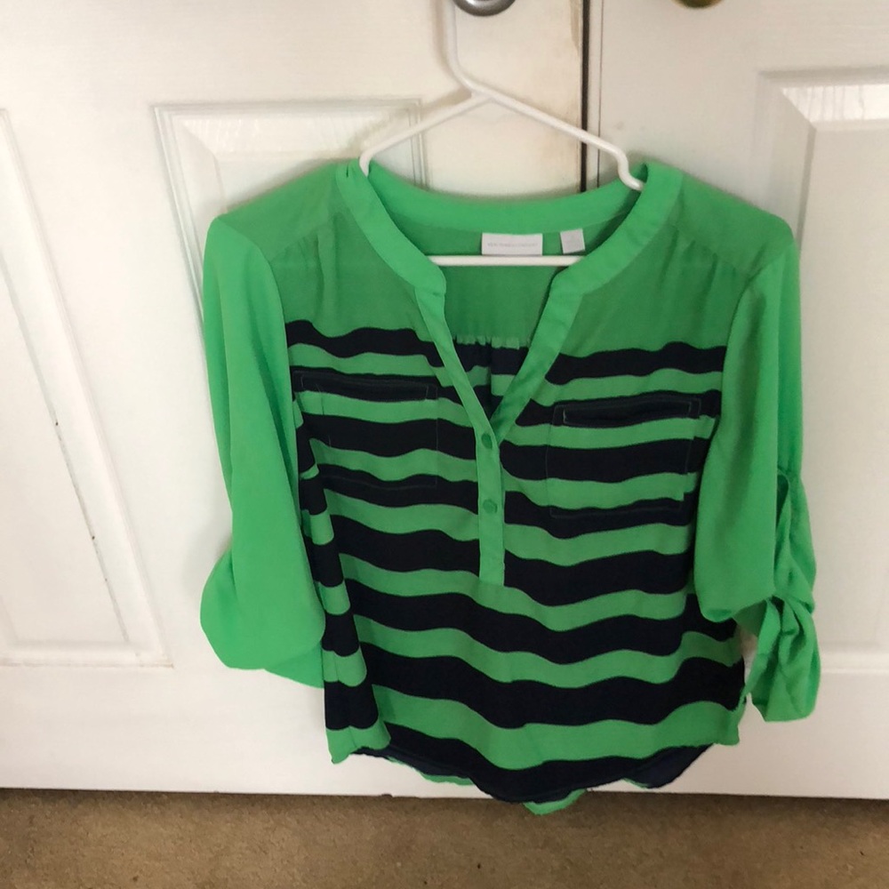 Medium New York and Company Shirt